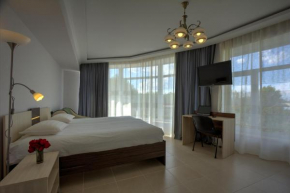 Green Yard Hotel